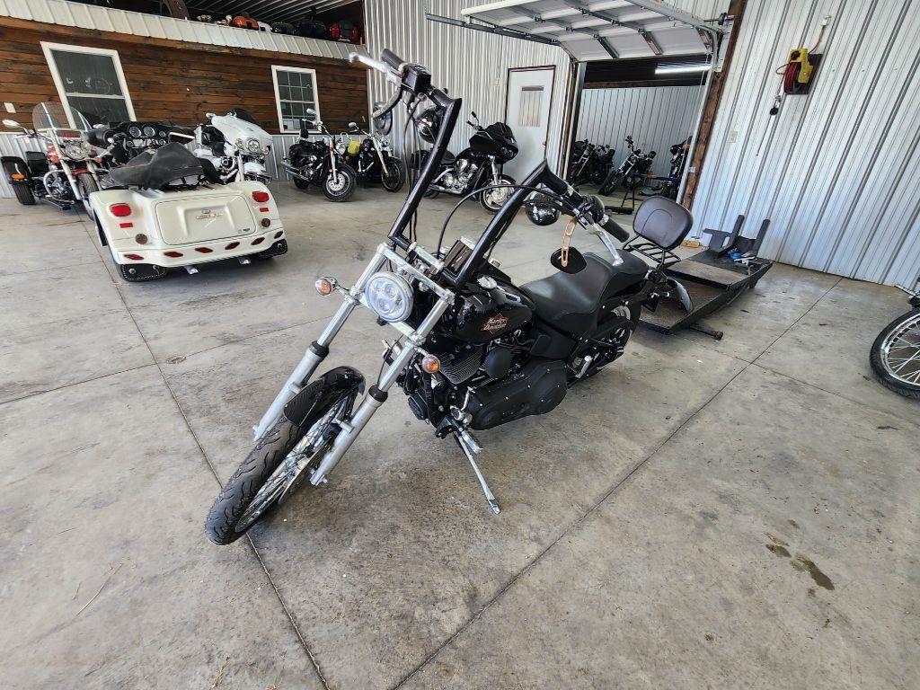 Harley-Davidson FXSTB  2002