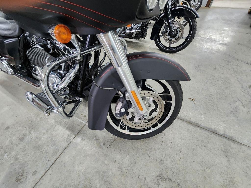 Harley-Davidson Road Glide Custom  2013