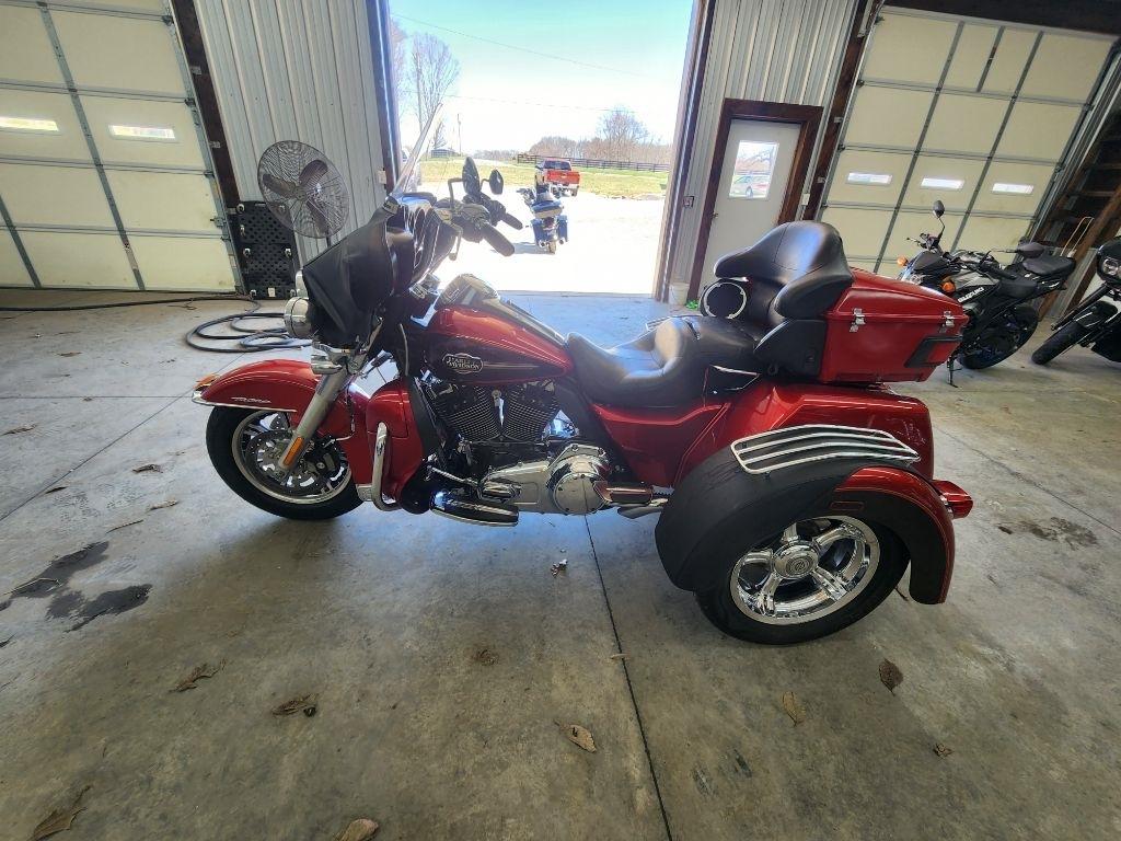 Harley-Davidson FLHTCUTG  2012