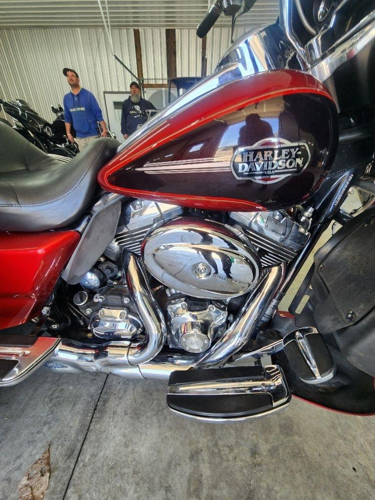 Harley-Davidson FLHTCUTG  2012