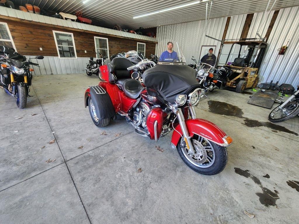 Harley-Davidson FLHTCUTG  2012