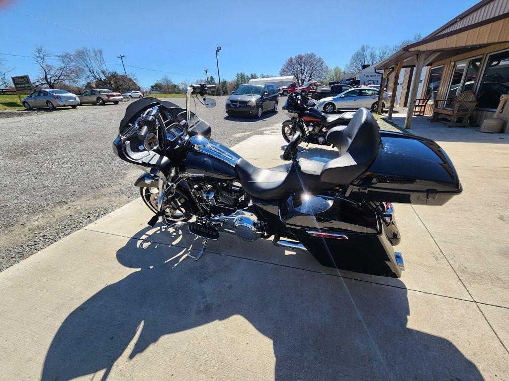 Harley-Davidson FLTRX  2023