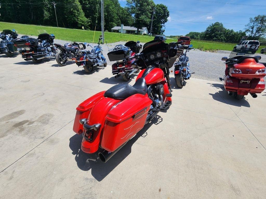 Harley-Davidson FLHX  2010