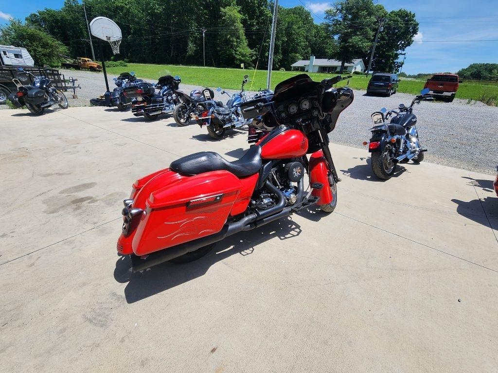 Harley-Davidson FLHX  2010