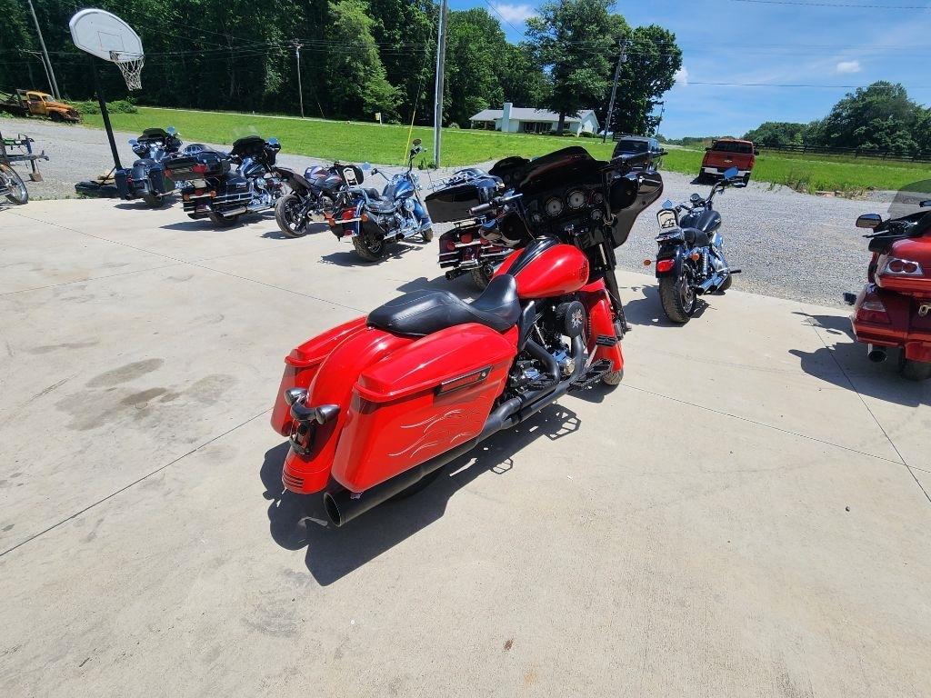Harley-Davidson FLHX  2010