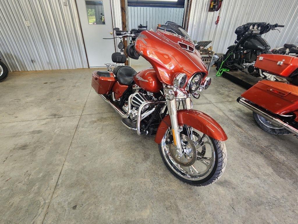 Harley-Davidson FLHX103  2015