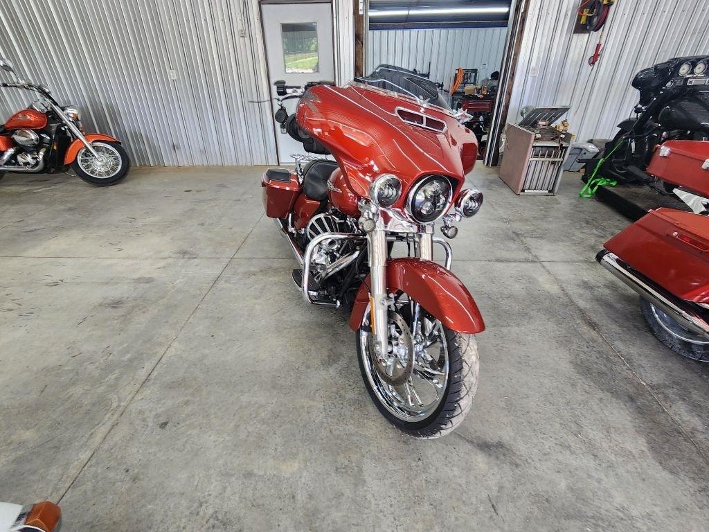 Harley-Davidson FLHX103  2015