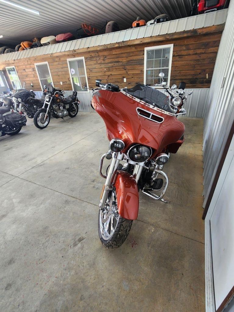 Harley-Davidson FLHX103  2015
