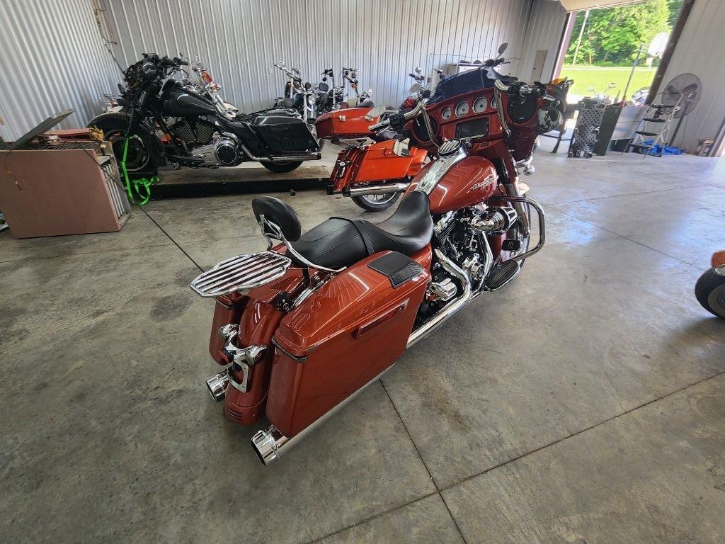 Harley-Davidson FLHX103  2015