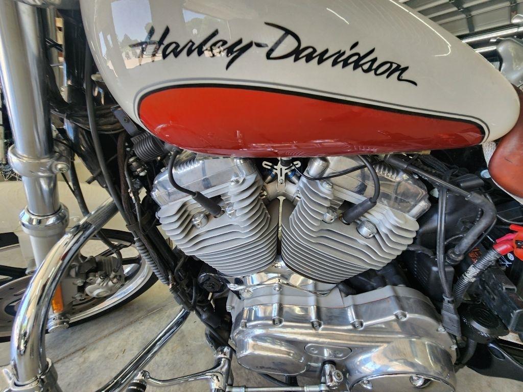Harley-Davidson XL883L  2011