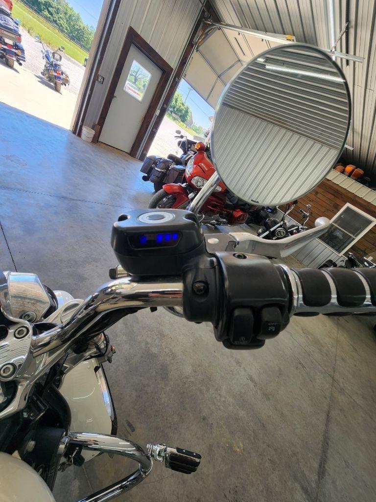 Harley-Davidson XL883L  2011
