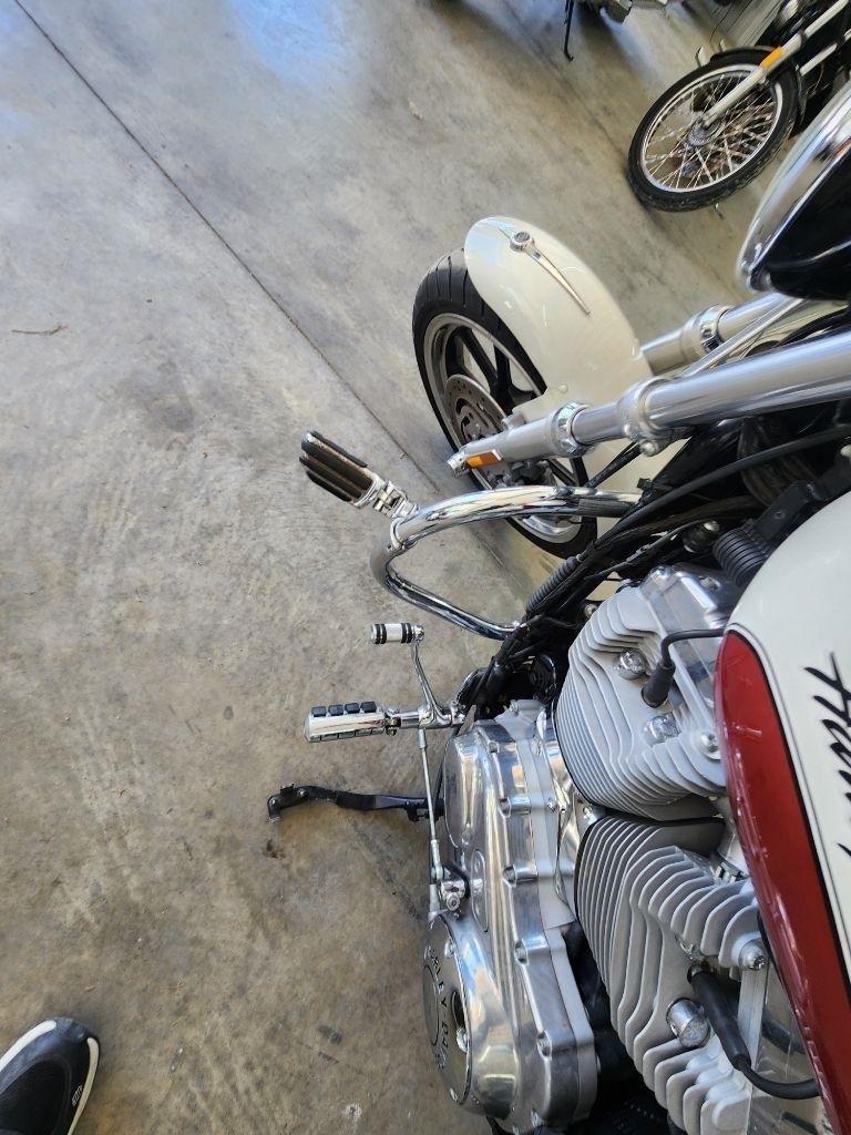Harley-Davidson XL883L  2011