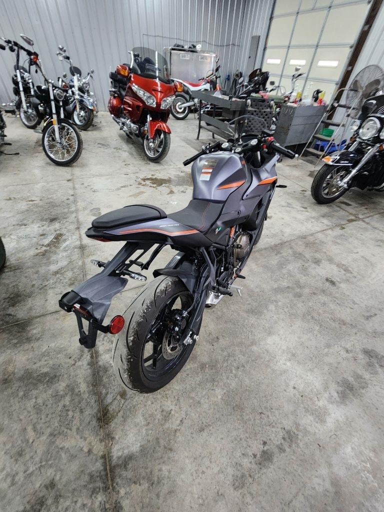 QJ Motor Classic SRK 400rr  2023