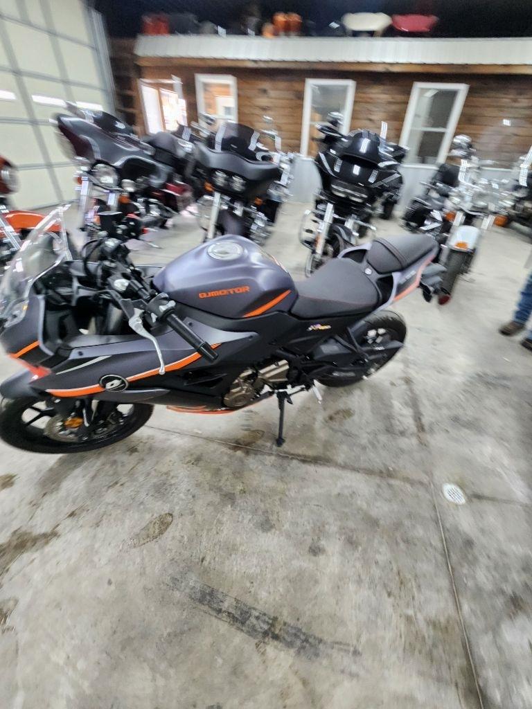 QJ Motor Classic SRK 400rr  2023