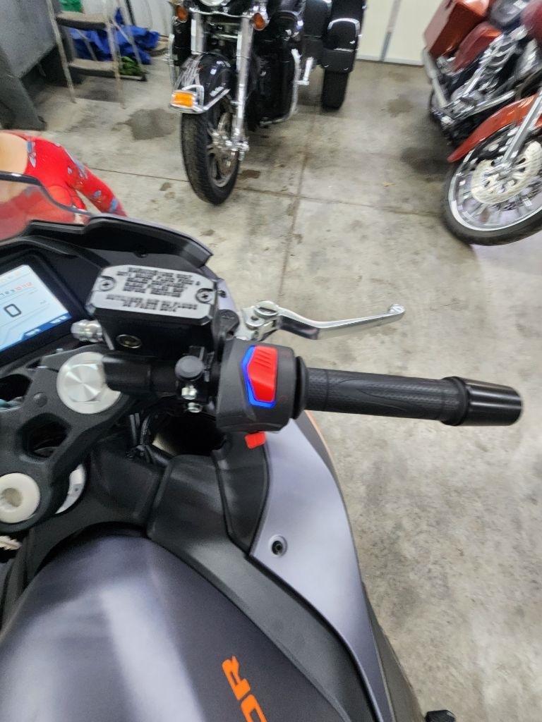 QJ Motor Classic SRK 400rr  2023