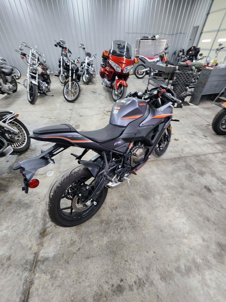 QJ Motor Classic SRK 400rr  2023