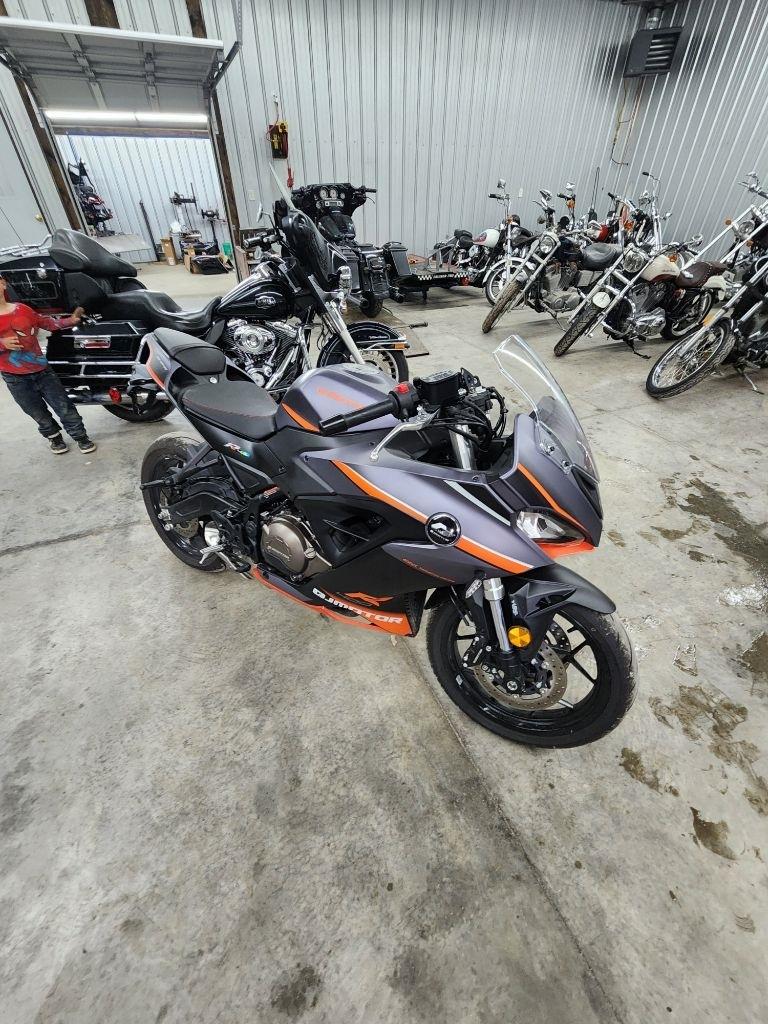 QJ Motor Classic SRK 400rr  2023
