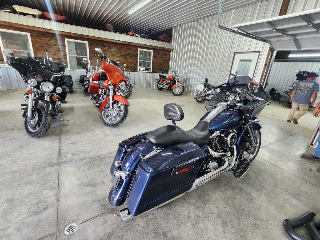 Harley-Davidson Road Glide Custom  2012