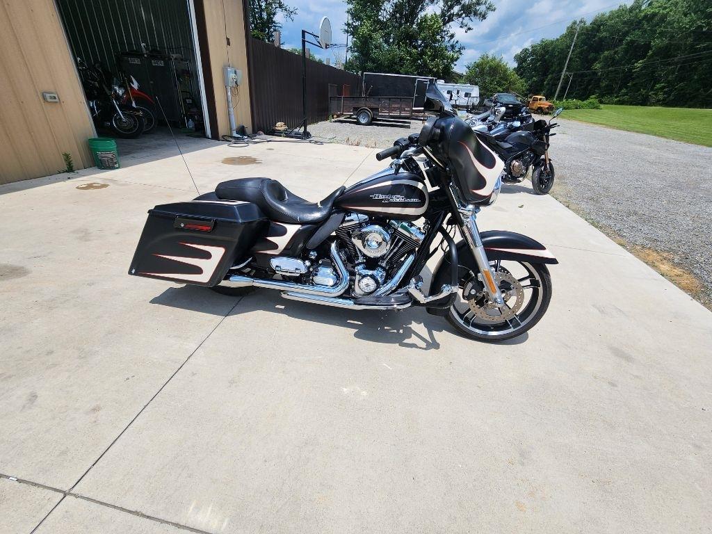 Harley-Davidson Street Glide  2011