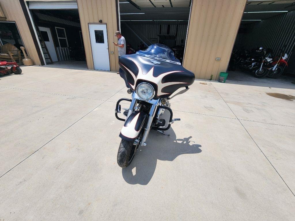 Harley-Davidson Street Glide  2011