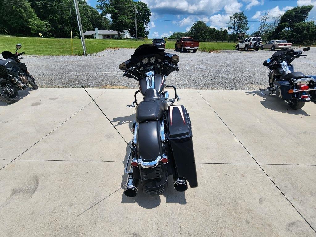 Harley-Davidson Street Glide  2011