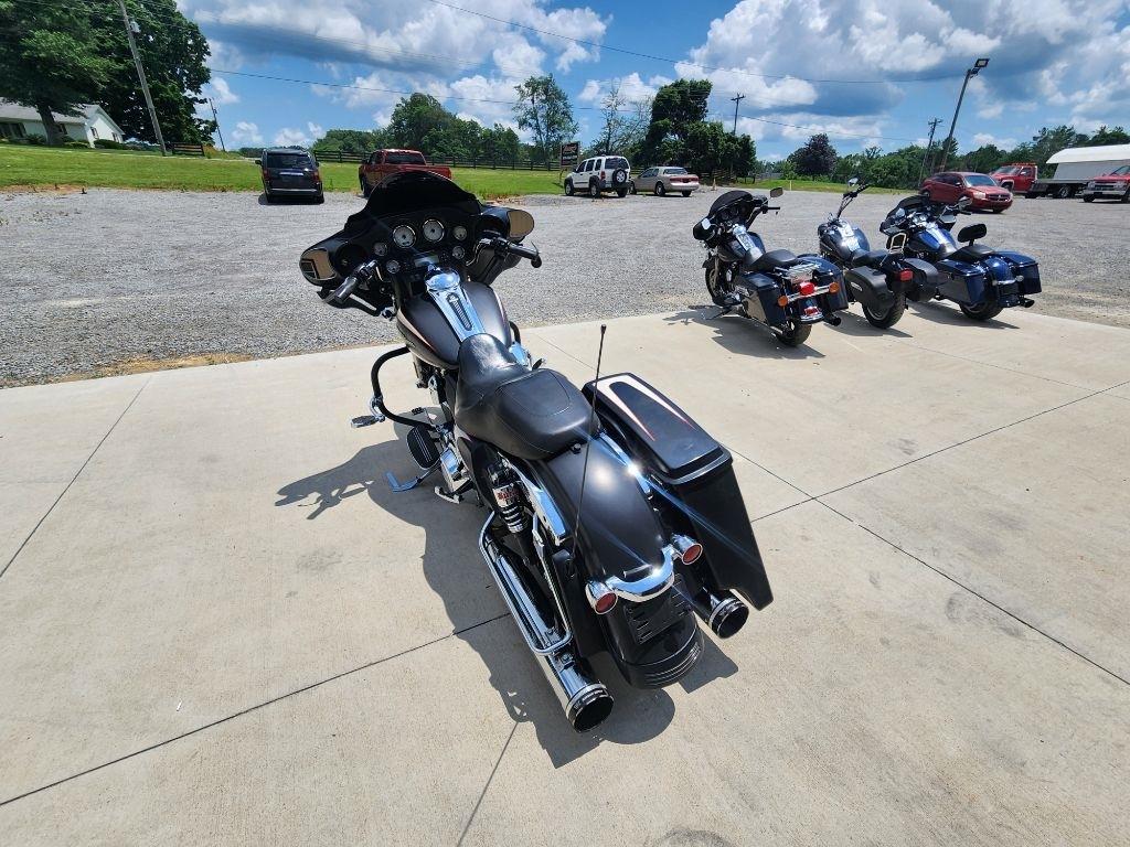 Harley-Davidson Street Glide  2011