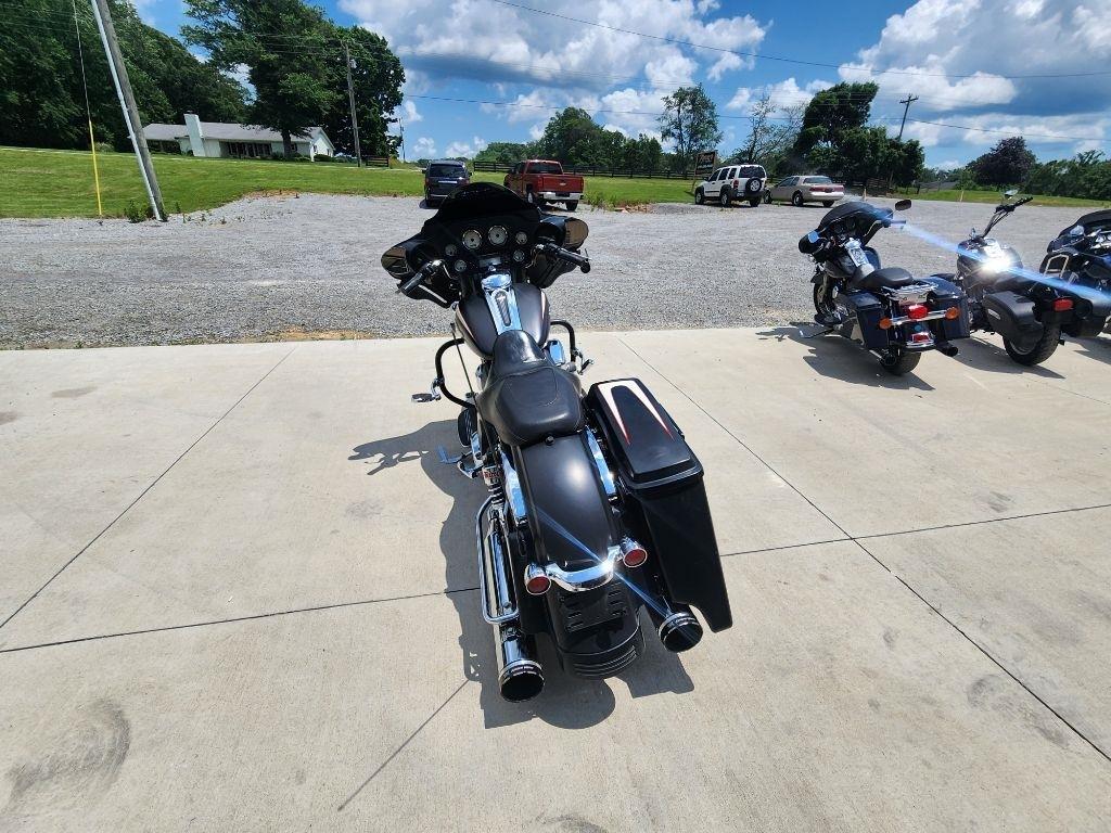 Harley-Davidson Street Glide  2011