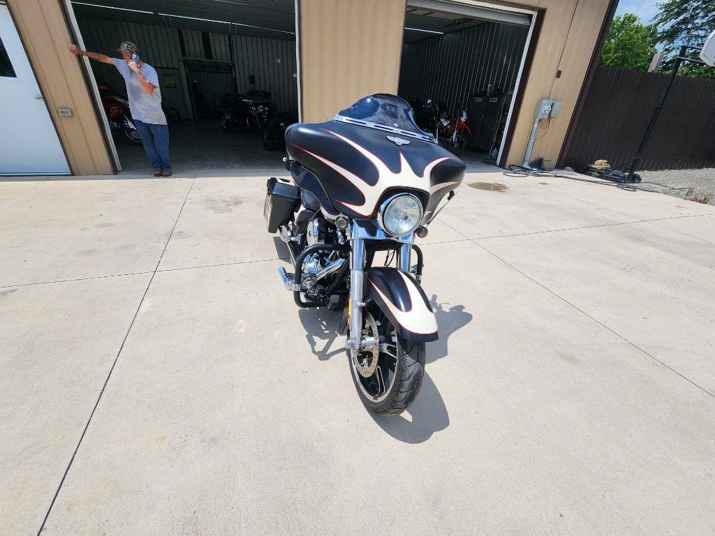 Harley-Davidson Street Glide  2011