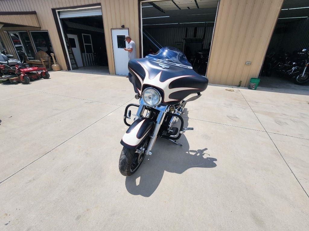 Harley-Davidson Street Glide  2011