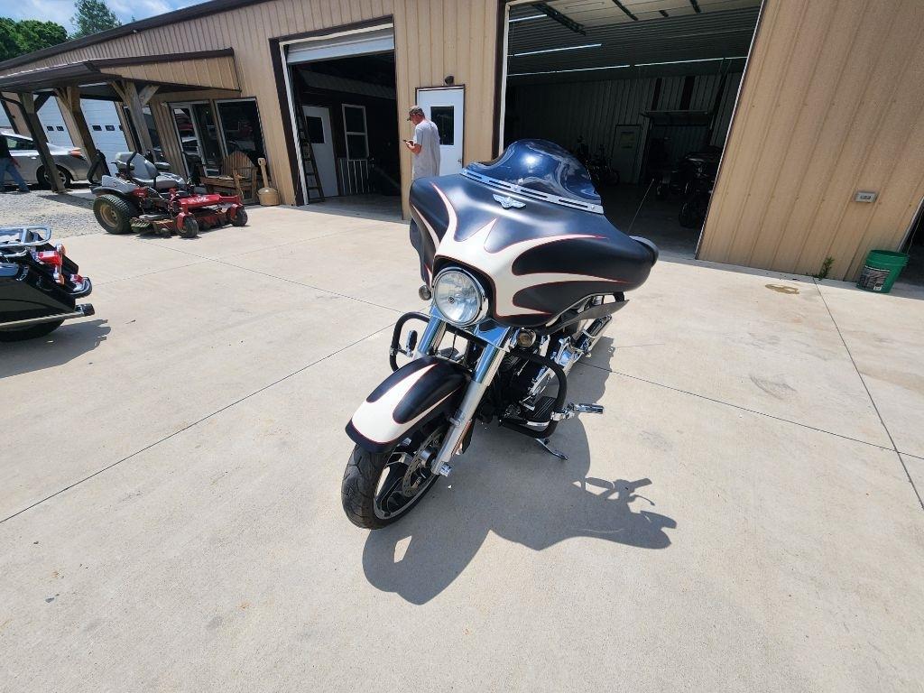 Harley-Davidson Street Glide  2011