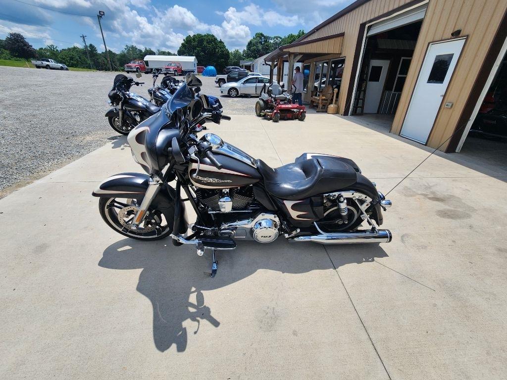 Harley-Davidson Street Glide  2011