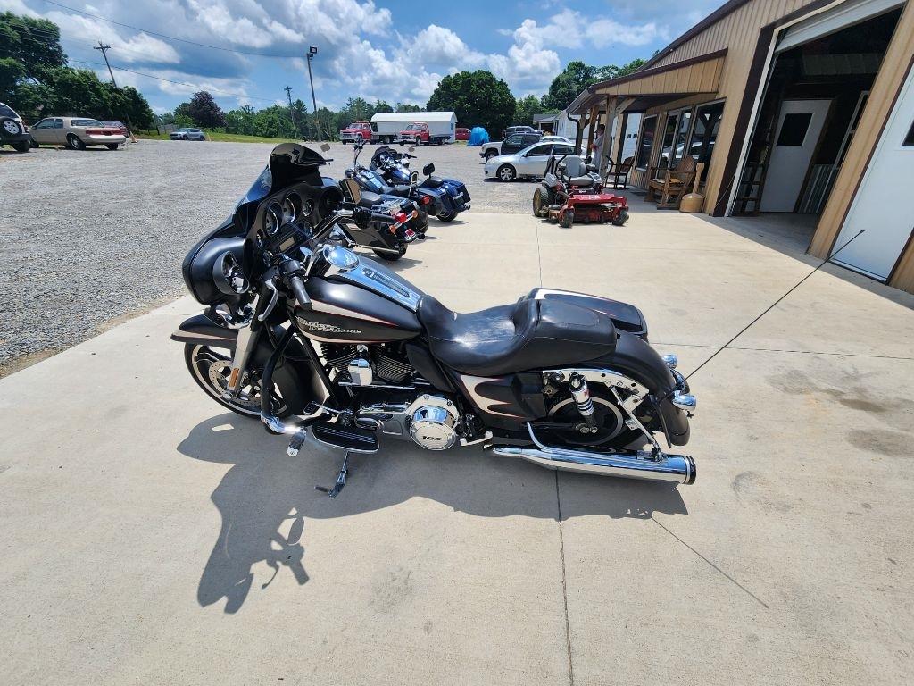 Harley-Davidson Street Glide  2011