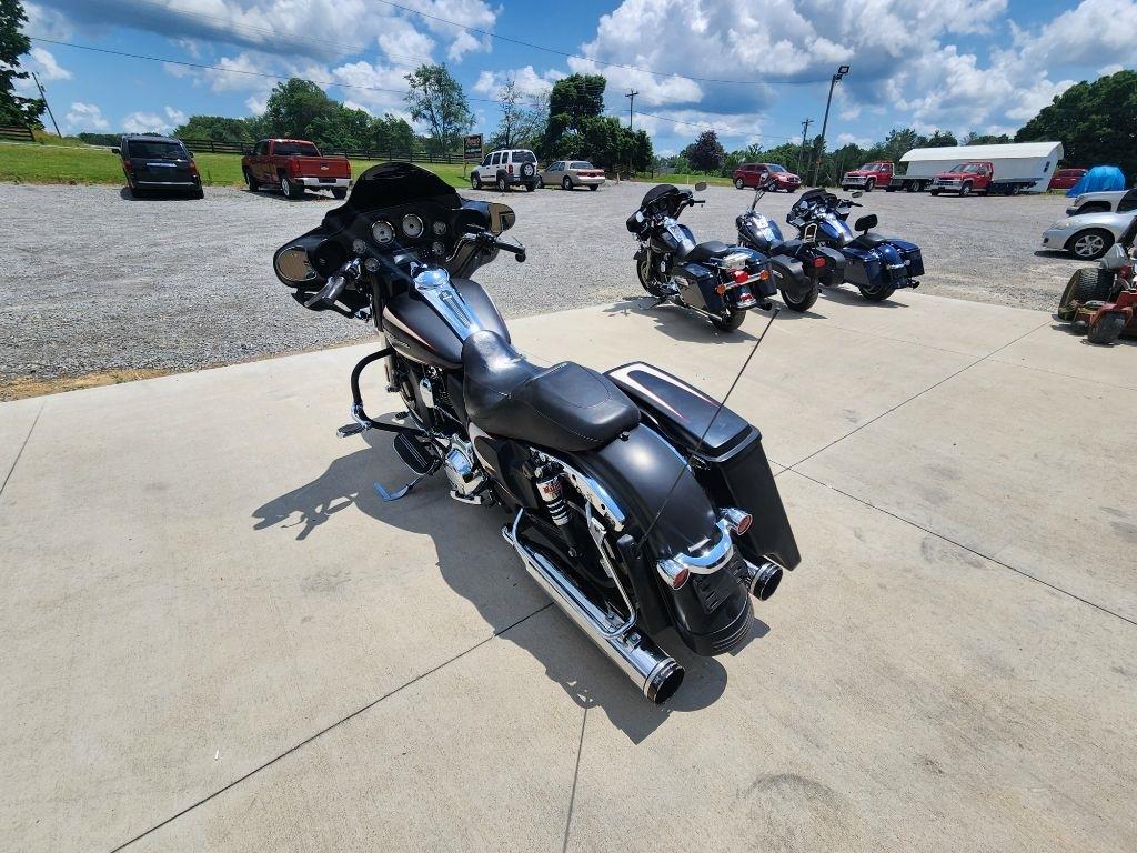 Harley-Davidson Street Glide  2011