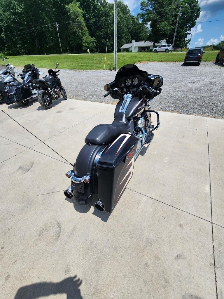 Harley-Davidson Street Glide  2011