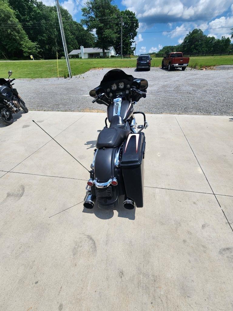 Harley-Davidson Street Glide  2011