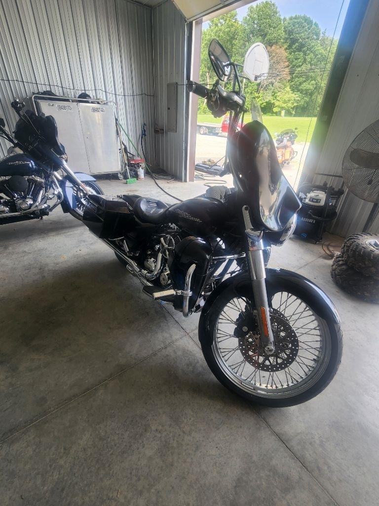 Harley-Davidson FLHX103  2011