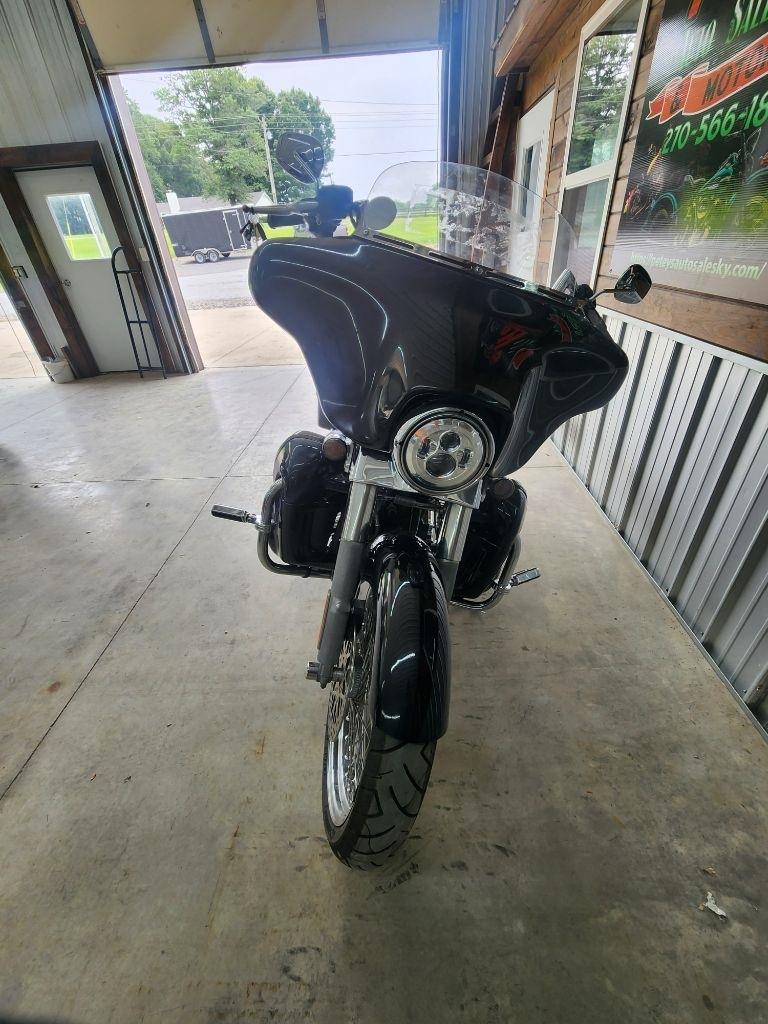 Harley-Davidson FLHX103  2011