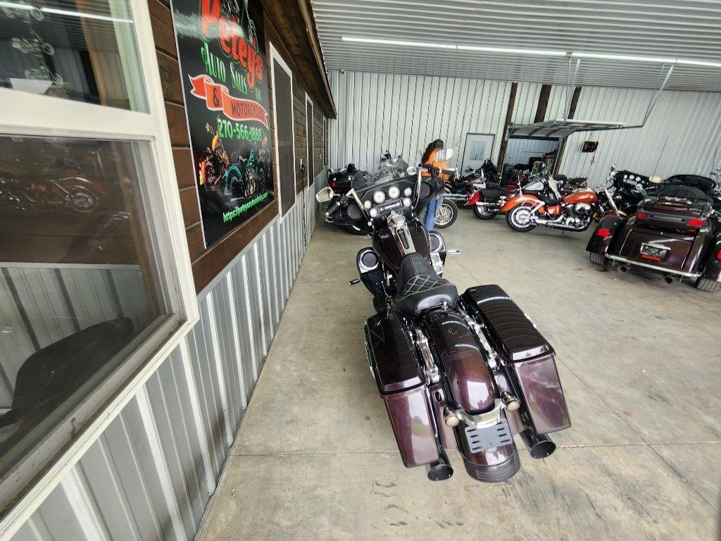Harley-Davidson FLHX103  2011