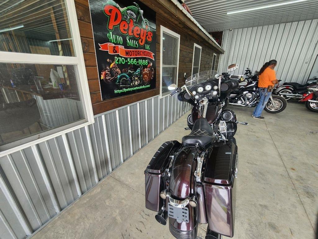 Harley-Davidson FLHX103  2011