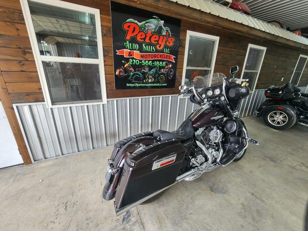 Harley-Davidson FLHX103  2011