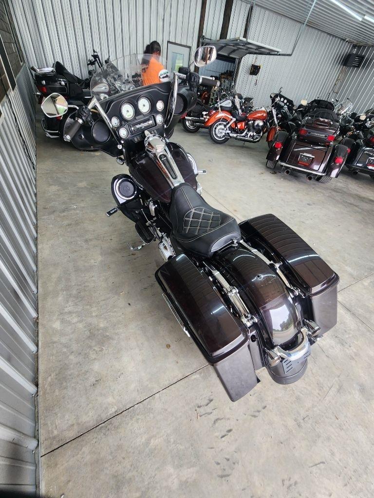 Harley-Davidson FLHX103  2011