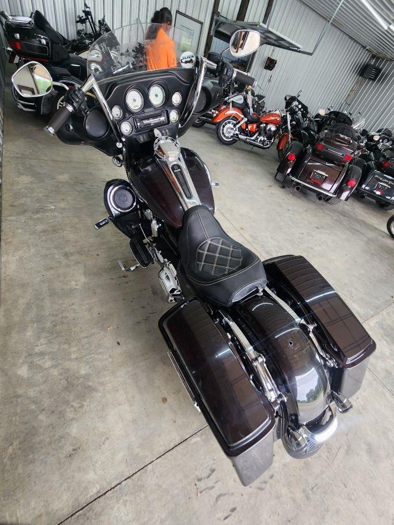Harley-Davidson FLHX103  2011