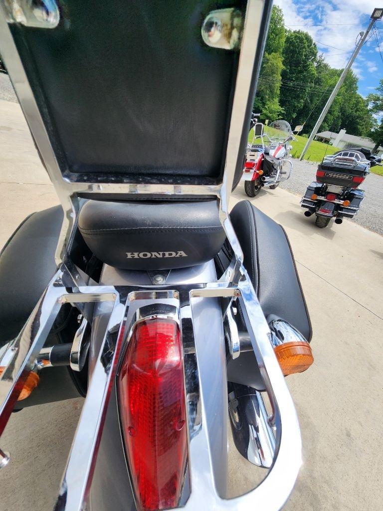 Honda VT750C (Shadow Aero)  2006