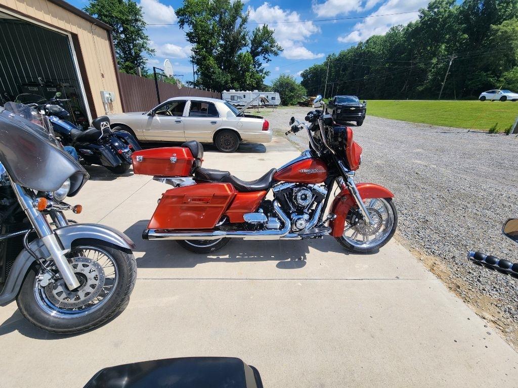 Harley-Davidson FLHX103  2011