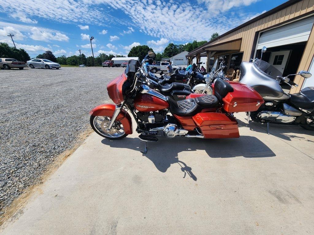 Harley-Davidson FLHX103  2011