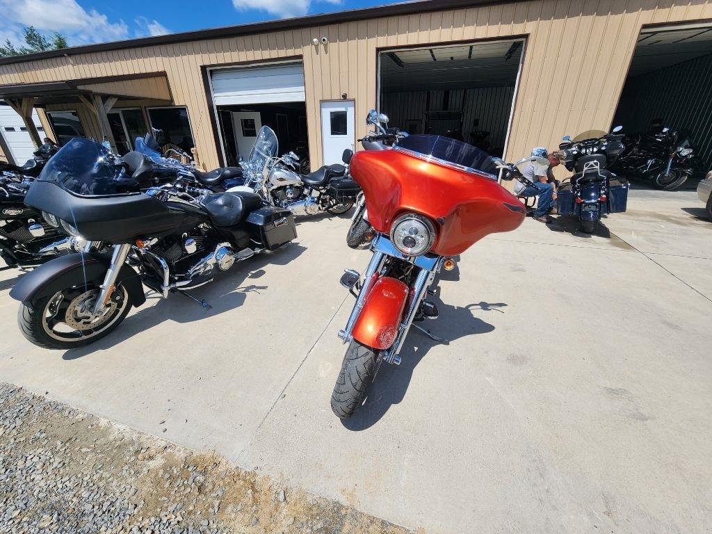Harley-Davidson FLHX103  2011
