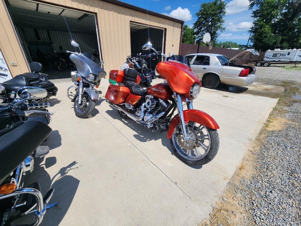 Harley-Davidson FLHX103  2011