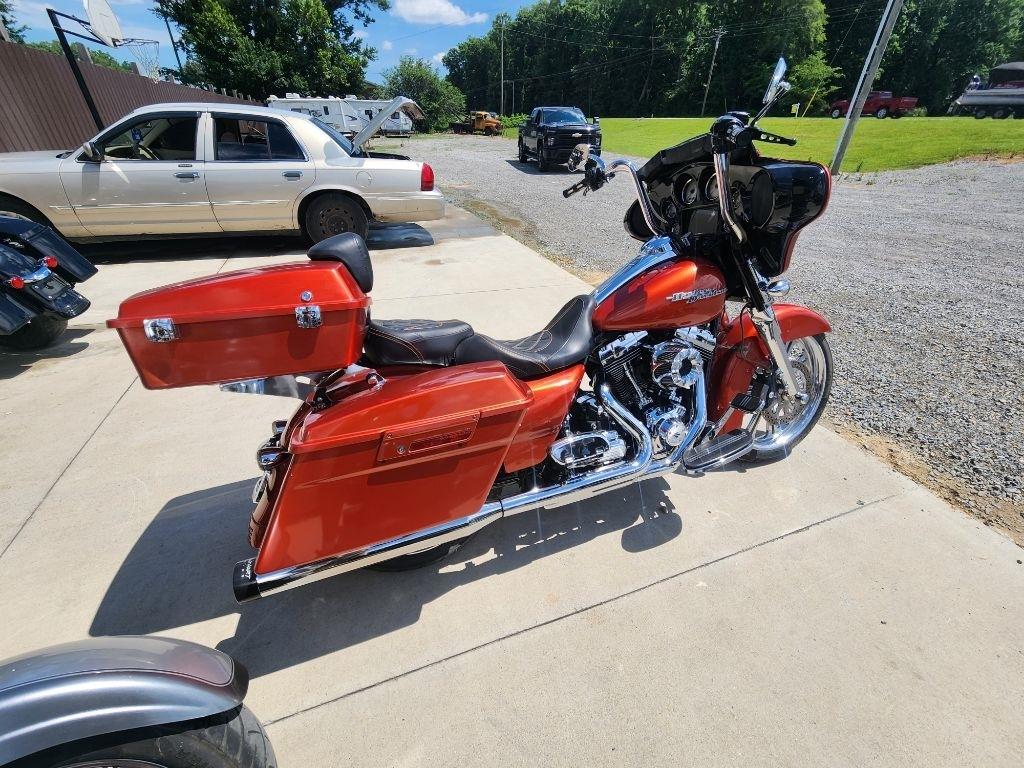 Harley-Davidson FLHX103  2011