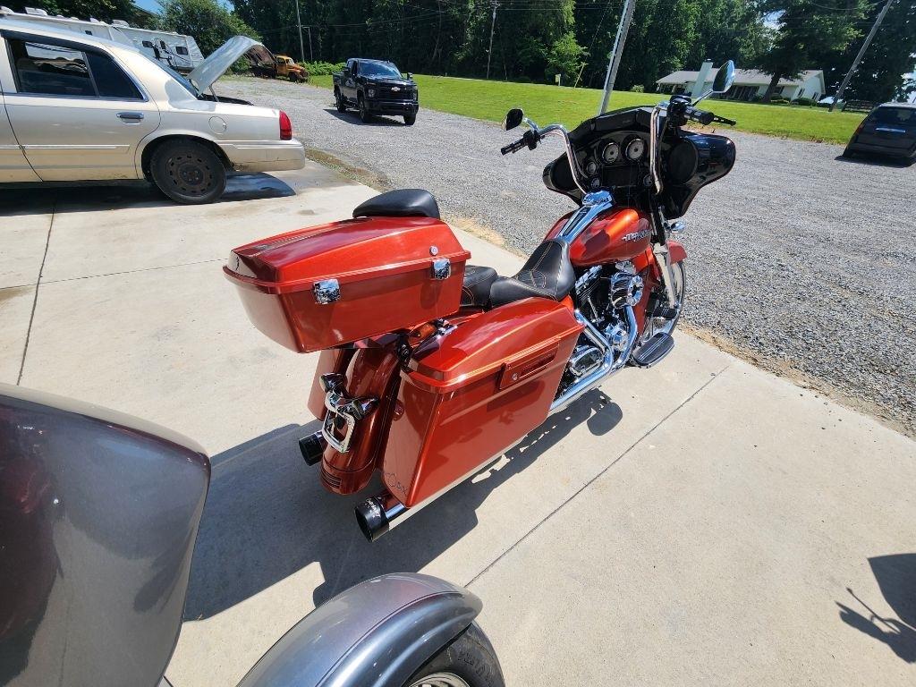 Harley-Davidson FLHX103  2011