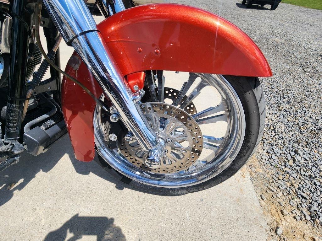 Harley-Davidson FLHX103  2011